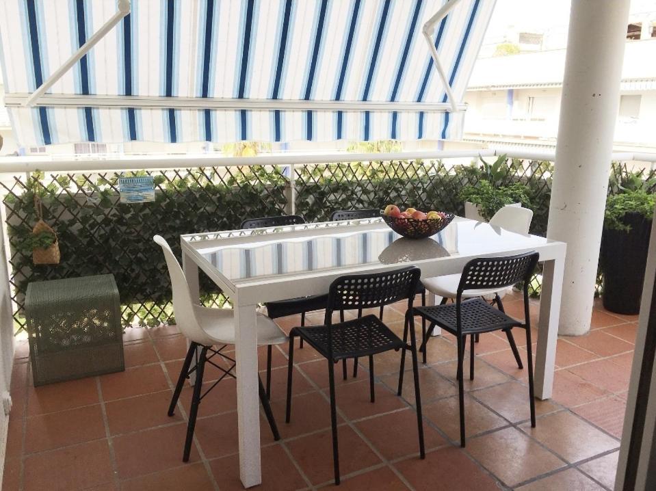 Superbe Appartement Avec Solarium Et Piscine Communautaire Rosas Exterior foto